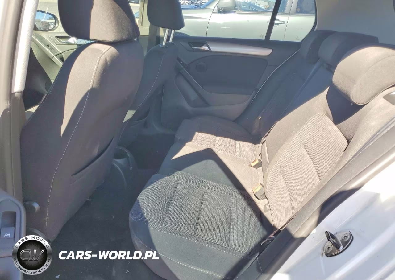 2010 Volkswagen Golf VIN:WVWDA7AJXAW176101 - 10