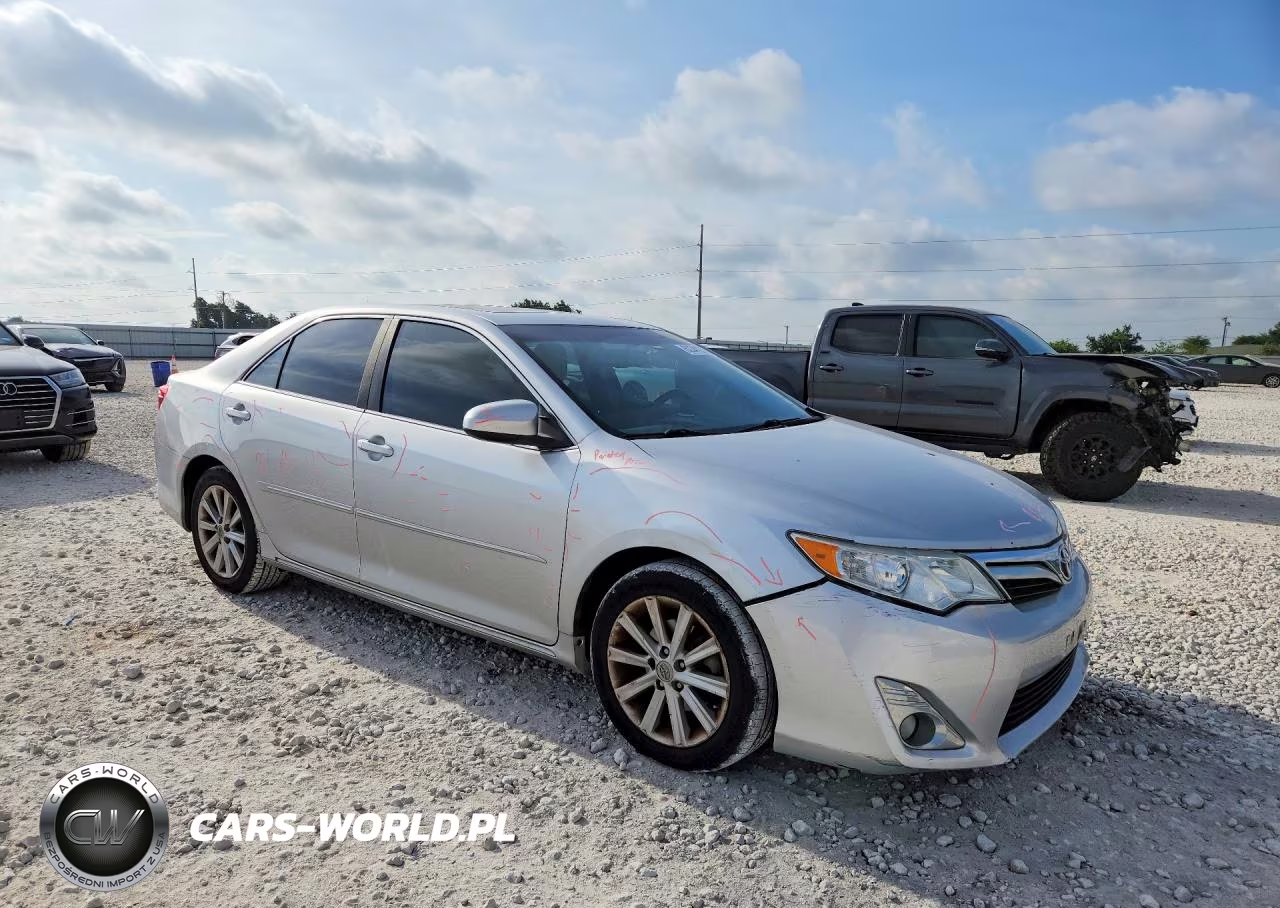 2013 Toyota Camry Xle VIN:4T4BF1FK1DR277536 - 4