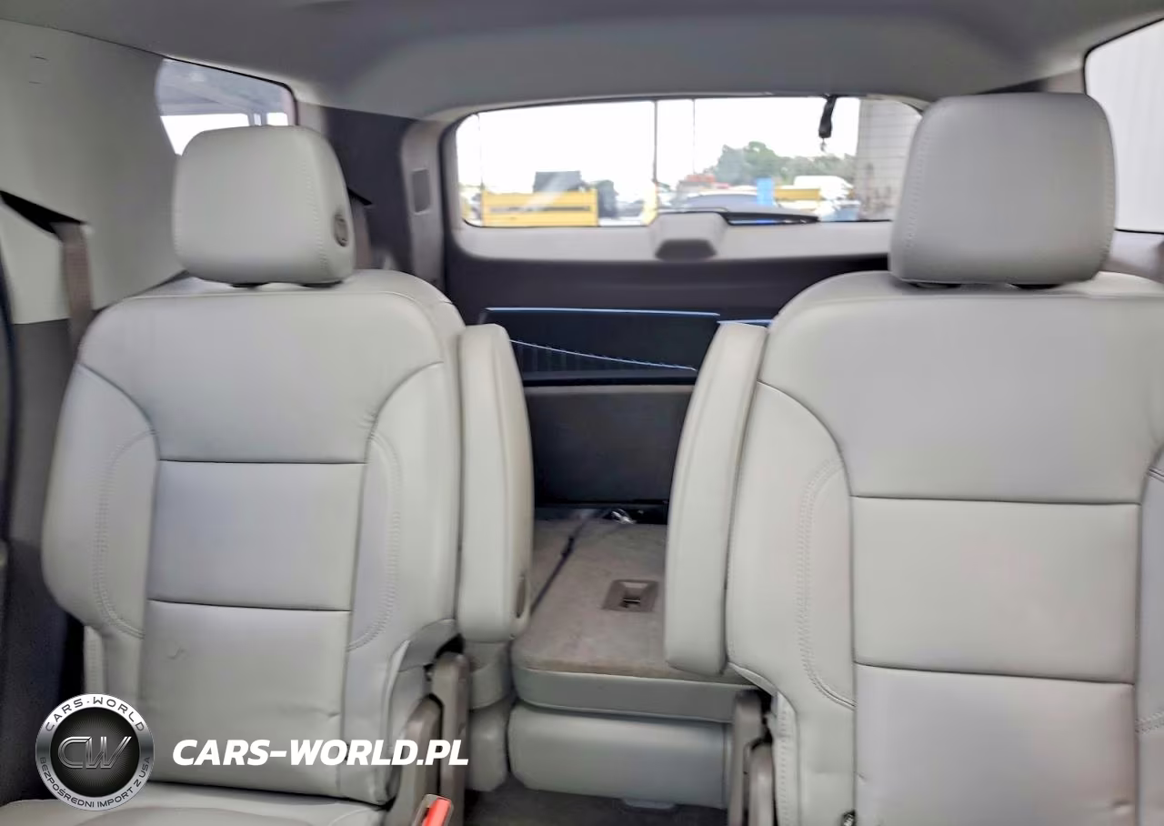 2018 Chevrolet Traverse Lt VIN:1GNERHKW9JJ276112 - 10