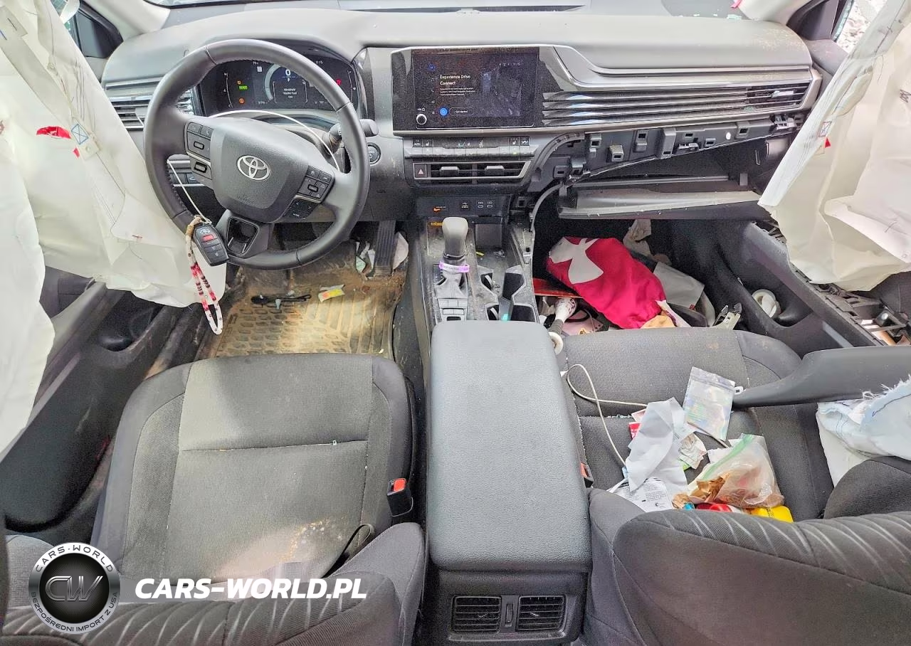 2025 Toyota Camry Le VIN:4T1DAACK5SU590558 - 8