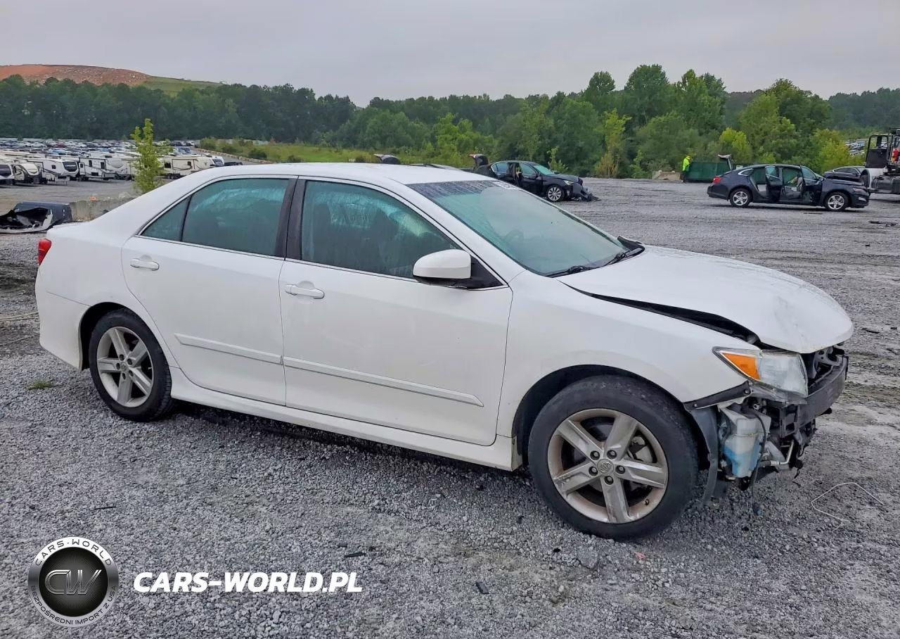 2014 Toyota Camry Se VIN:4T1BF1FK2EU361845 - 4