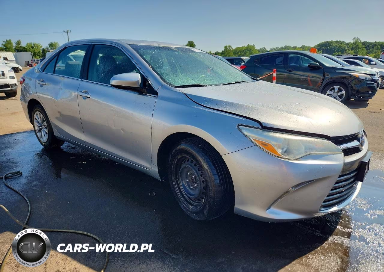 2015 Toyota Camry Le VIN:4T1BF1FK4FU876878 - 4