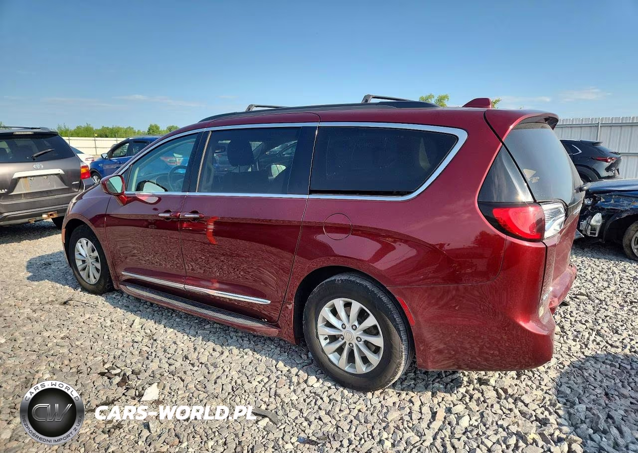 2017 Chrysler Pacifica Touring L VIN:2C4RC1BG4HR509265 - 2