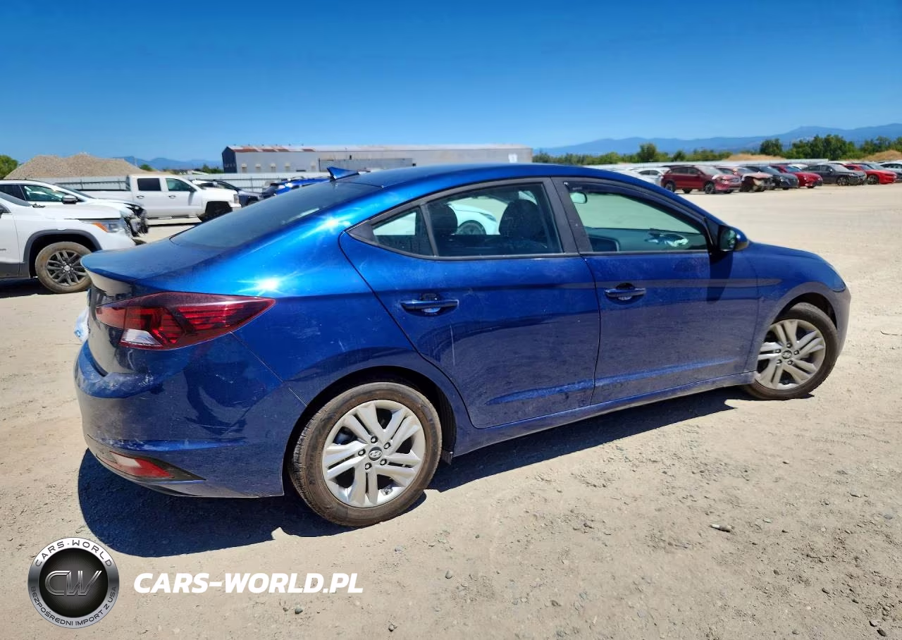 2019 Hyundai Elantra Sel VIN:5NPD84LF1KH410510 - 3