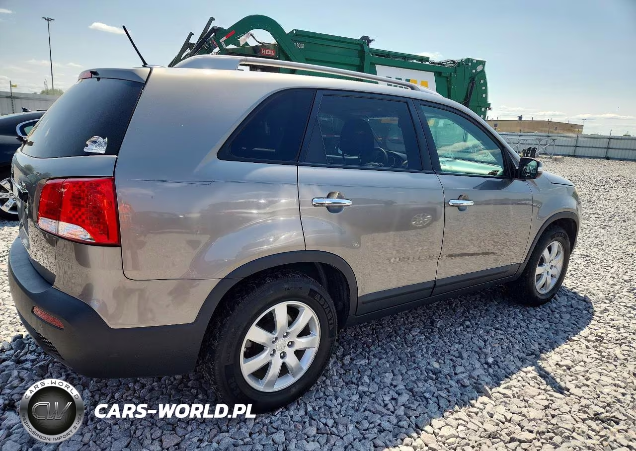 2011 Kia Sorento Lx VIN:5XYKT4A14BG087445 - 3