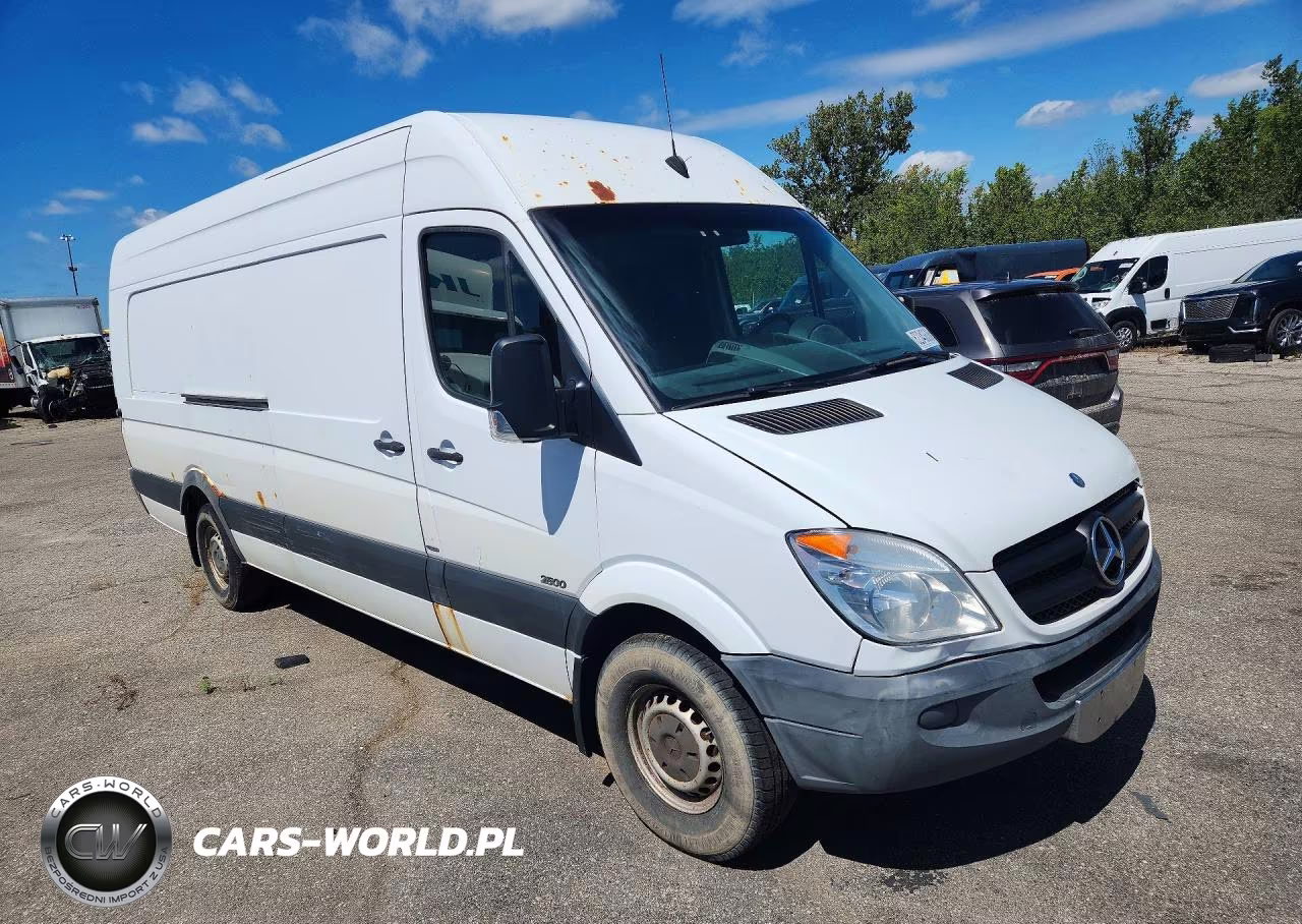 2012 Mercedes-Benz Sprinter 2500 Delivery Van VIN:WD3PE8CC1C5671358 - 4