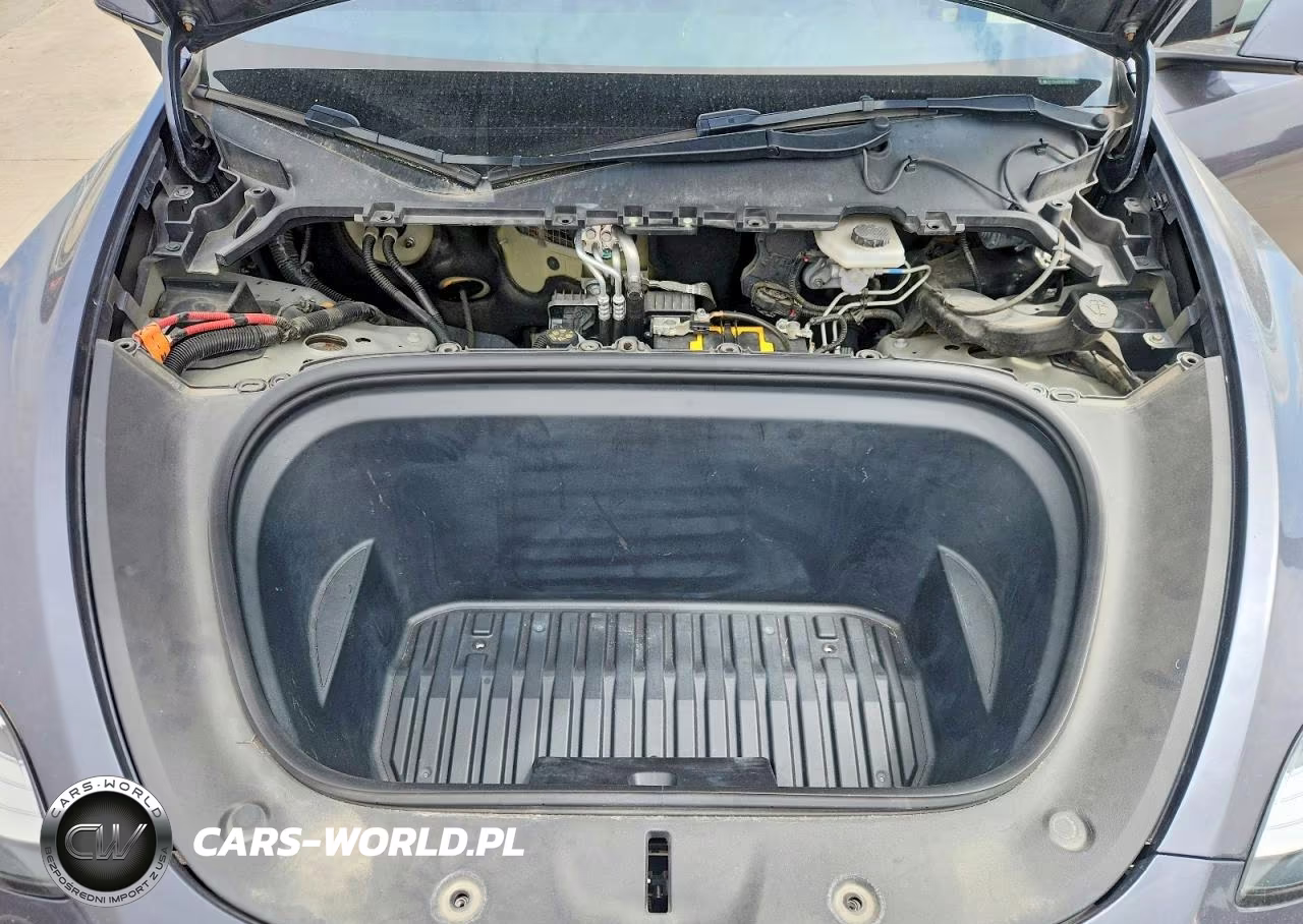 2020 Tesla Model Y VIN:5YJYGDEE0LF015078 - 12