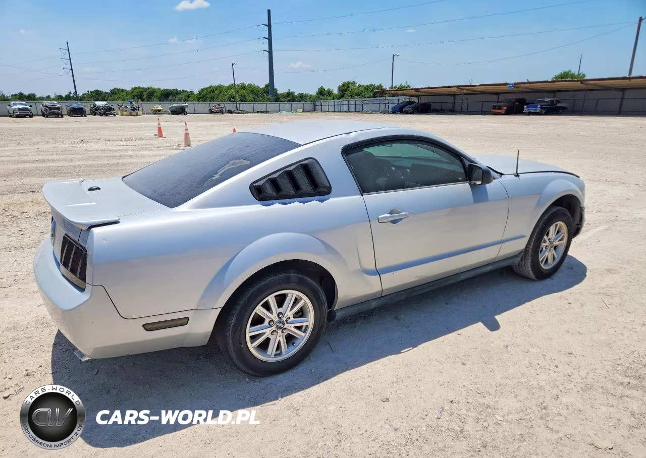 2007 Ford Mustang VIN:1ZVFT80NX75264445 - 3