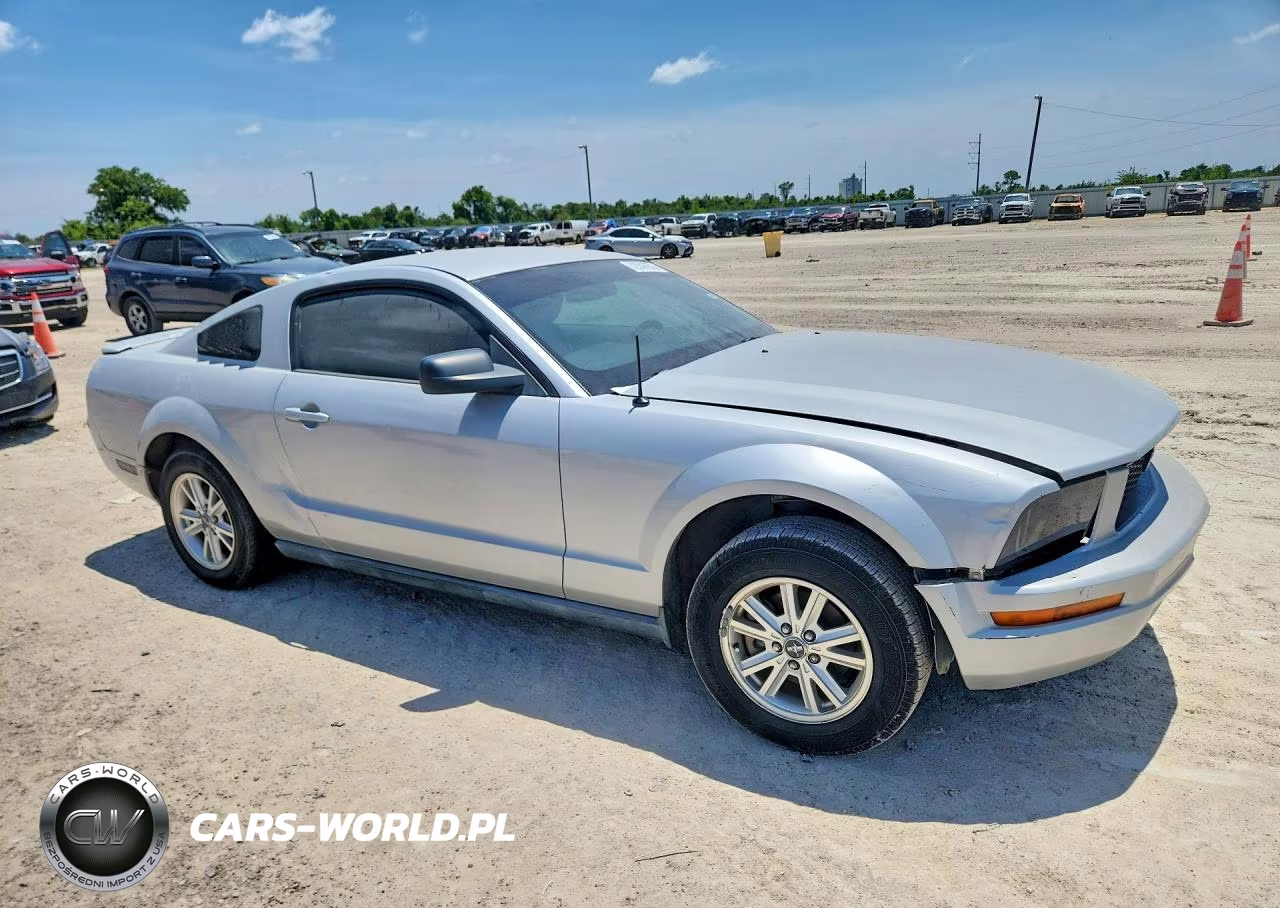 2007 Ford Mustang VIN:1ZVFT80NX75264445 - 4