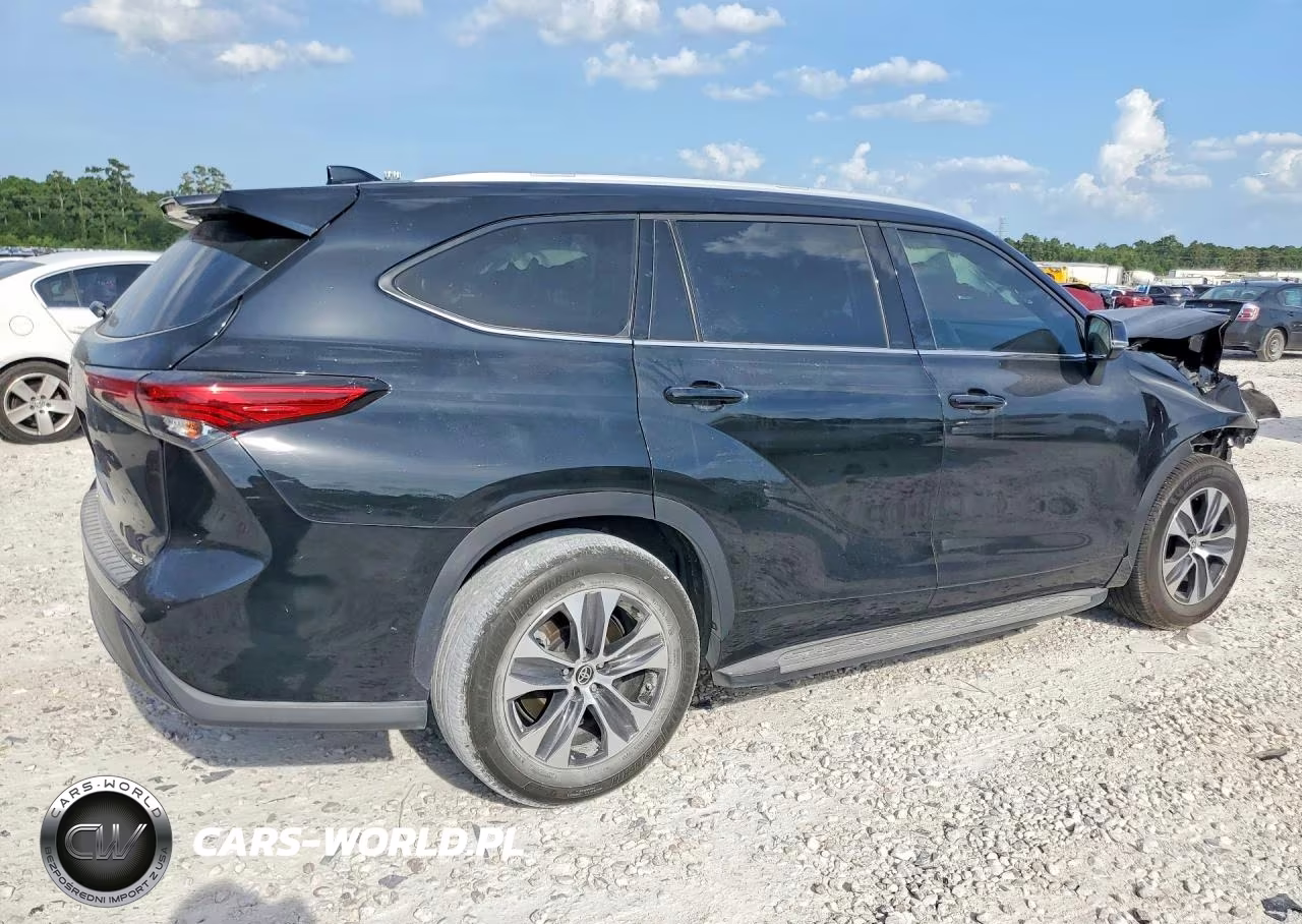 2022 Toyota Highlander Xle VIN:5TDGZRAH2NS549152 - 3