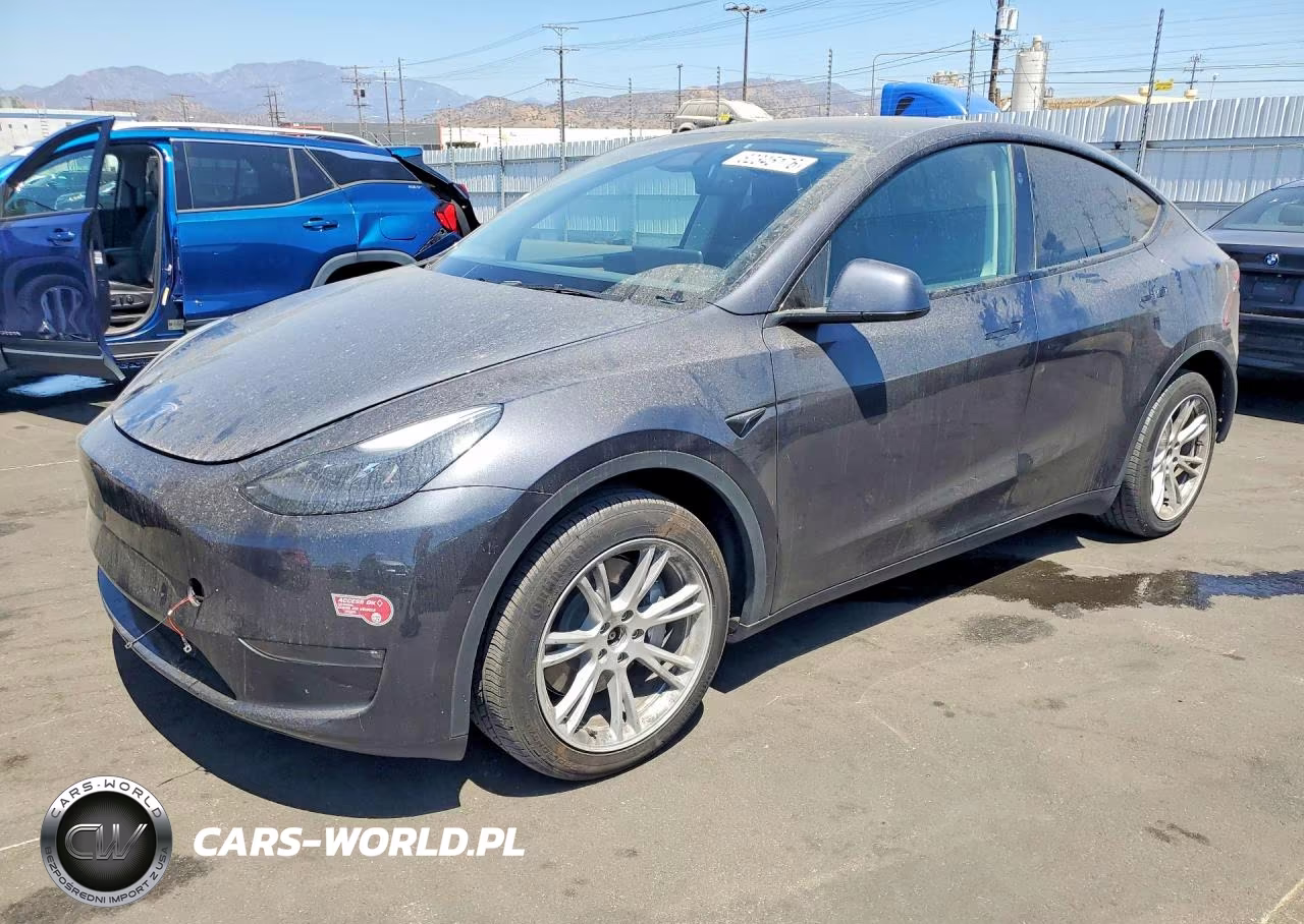 2024 Tesla Model Y – zdjęcie 1 z 13