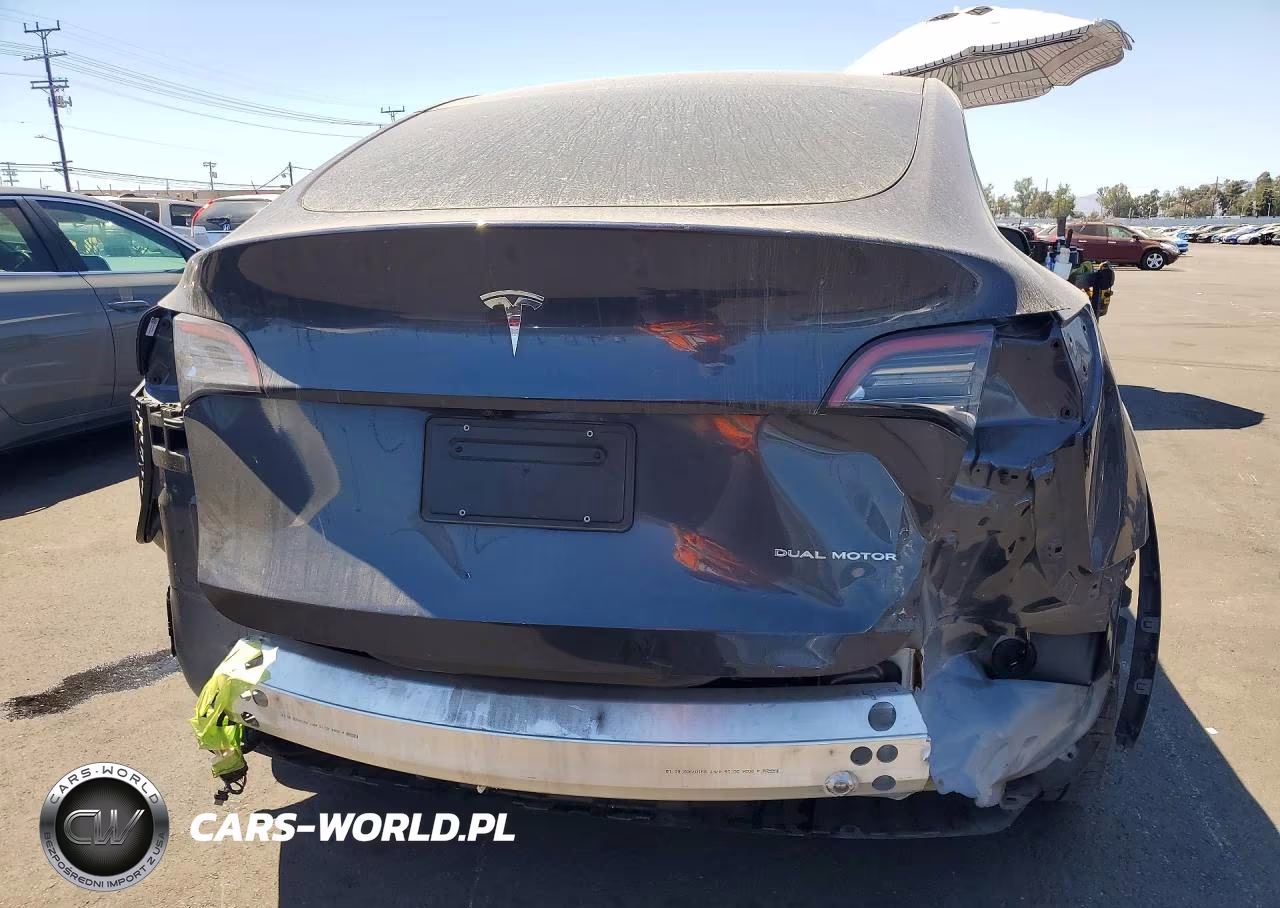 2024 Tesla Model Y VIN:7SAYGDEE9RF081804 - 6