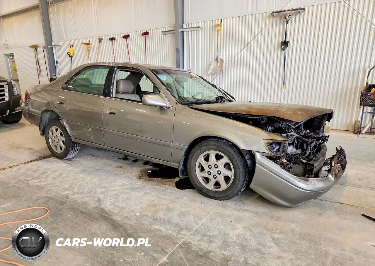 2000 Toyota Camry Le VIN:JT2BG22K3Y0404896 - 4