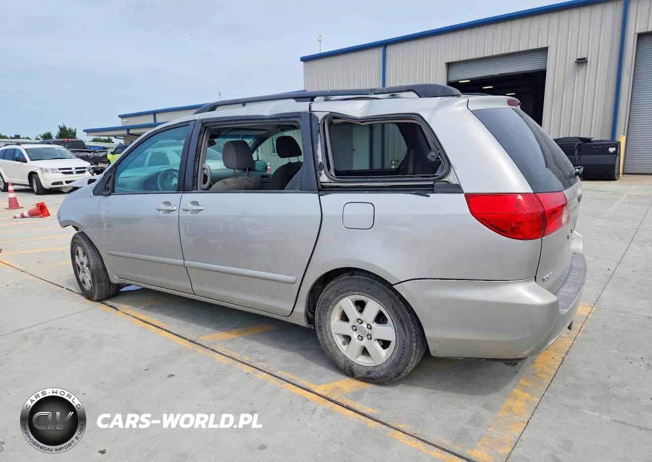 2010 Toyota Sienna Le 8-Passenger VIN:5TDKK4CC8AS337515 - 2