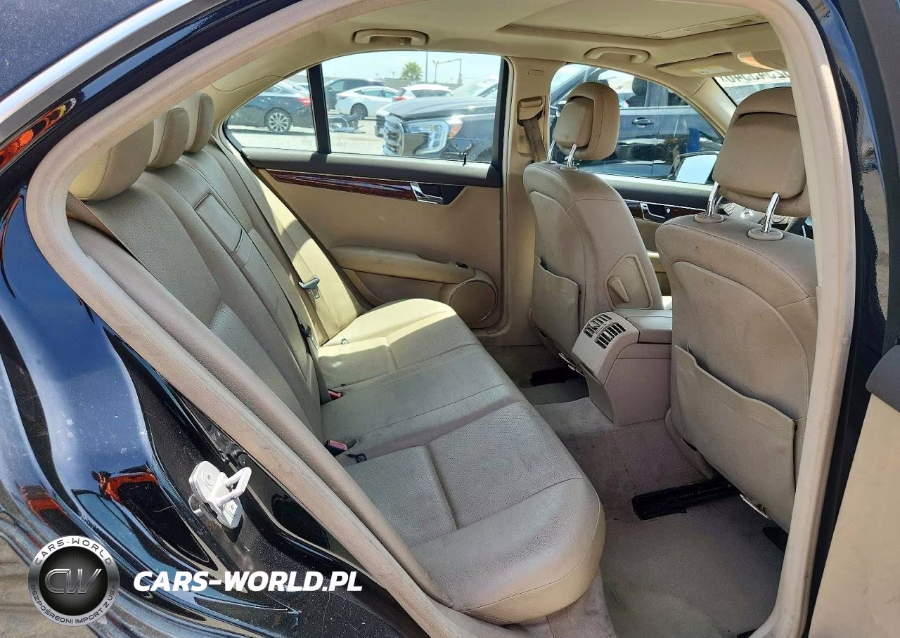 2010 Mercedes-Benz C 300 VIN:WDDGF5EB2AF434848 - 10