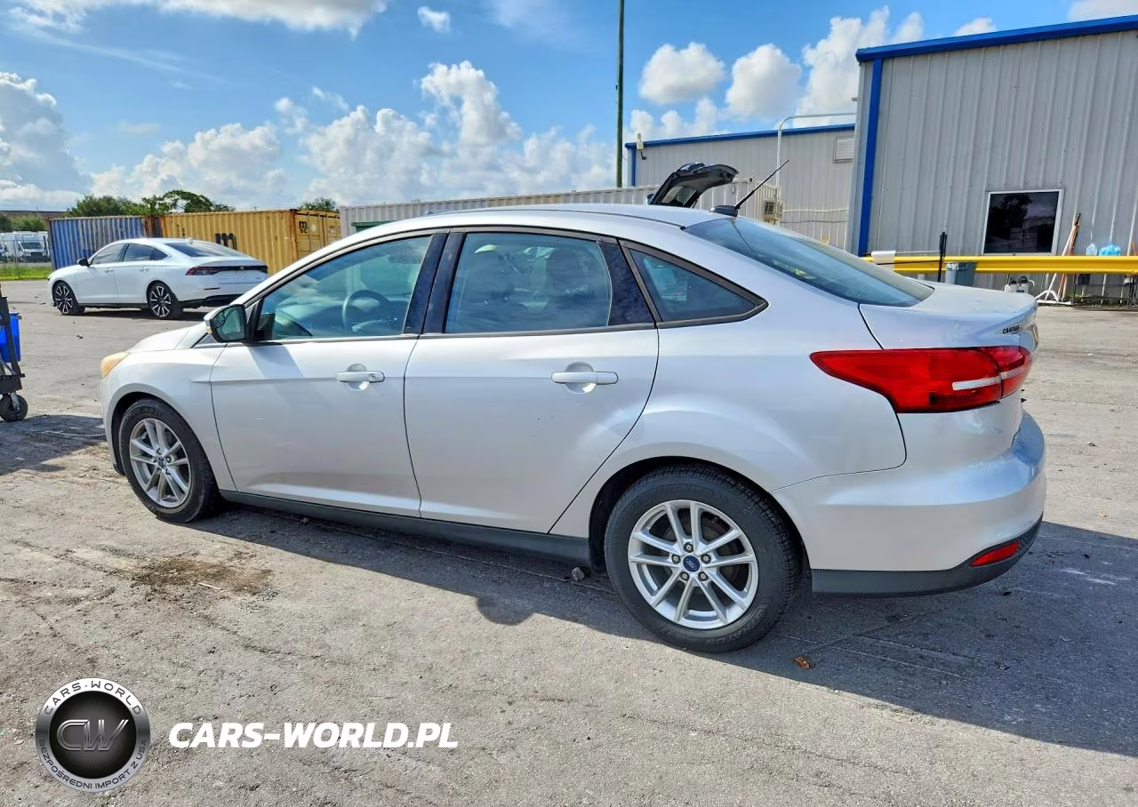 2016 Ford Focus Se VIN:1FADP3F2XGL341038 - 2