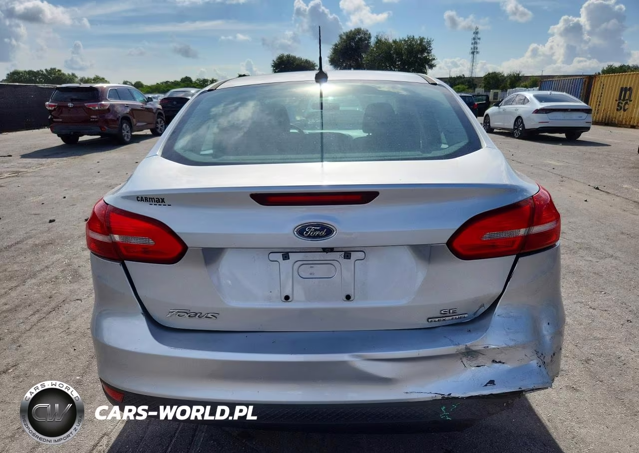2016 Ford Focus Se VIN:1FADP3F2XGL341038 - 6