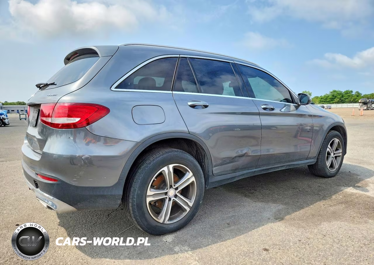 2017 Mercedes-Benz Glc 300 4Matic VIN:WDC0G4KB4HF156854 - 3