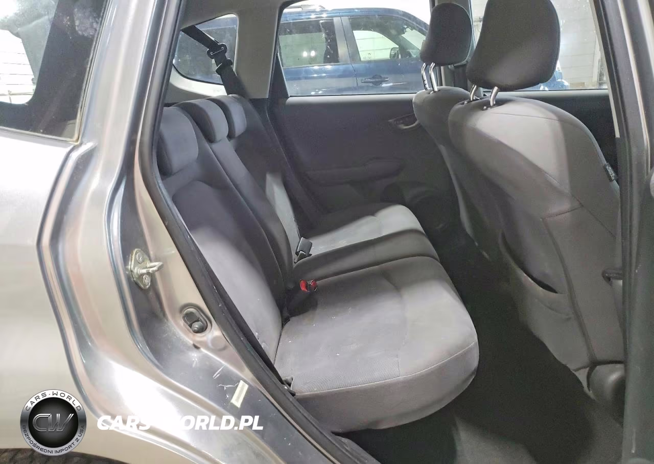 2010 Honda Fit VIN:JHMGE8H23AC019161 - 10