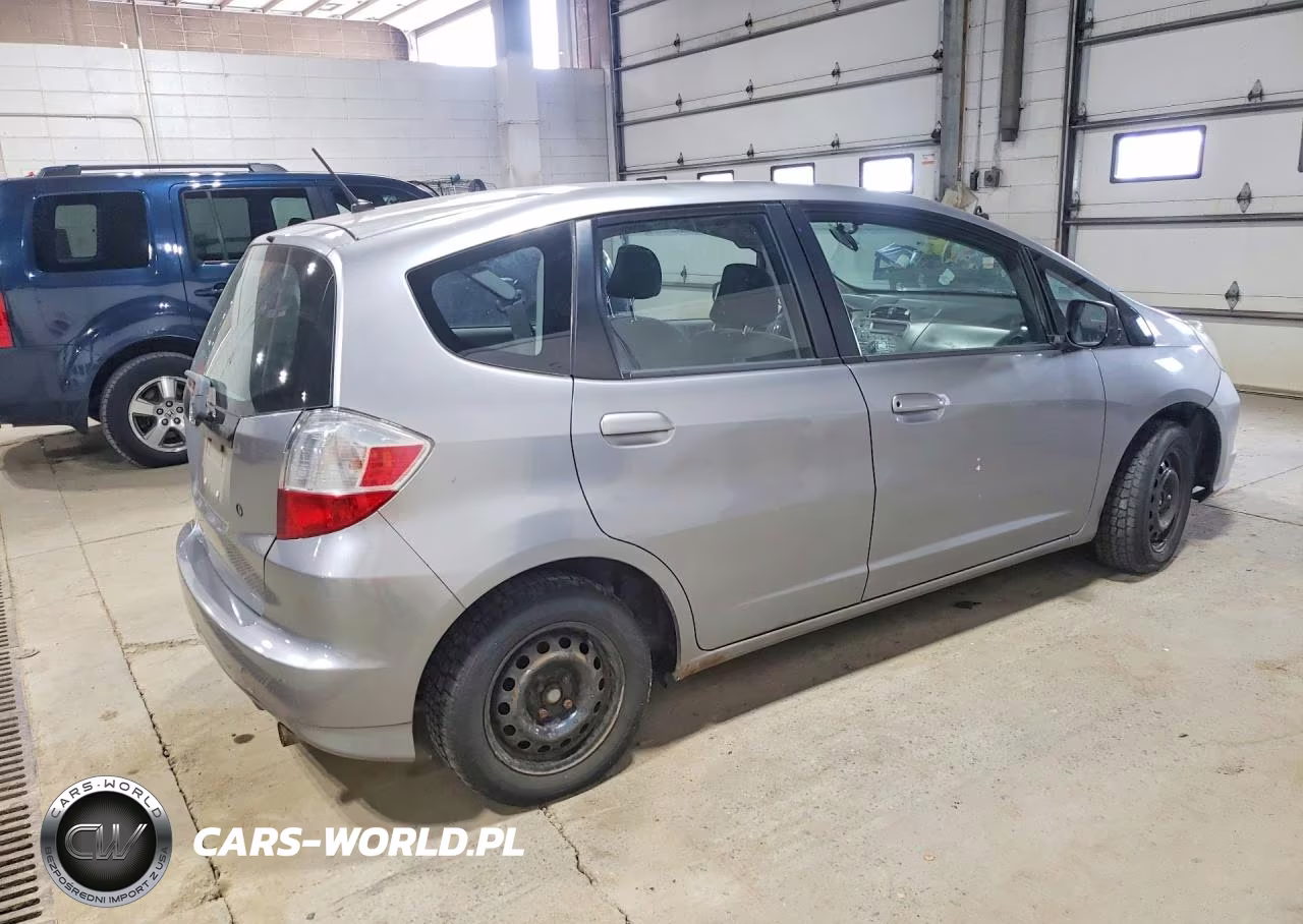 2010 Honda Fit VIN:JHMGE8H23AC019161 - 3
