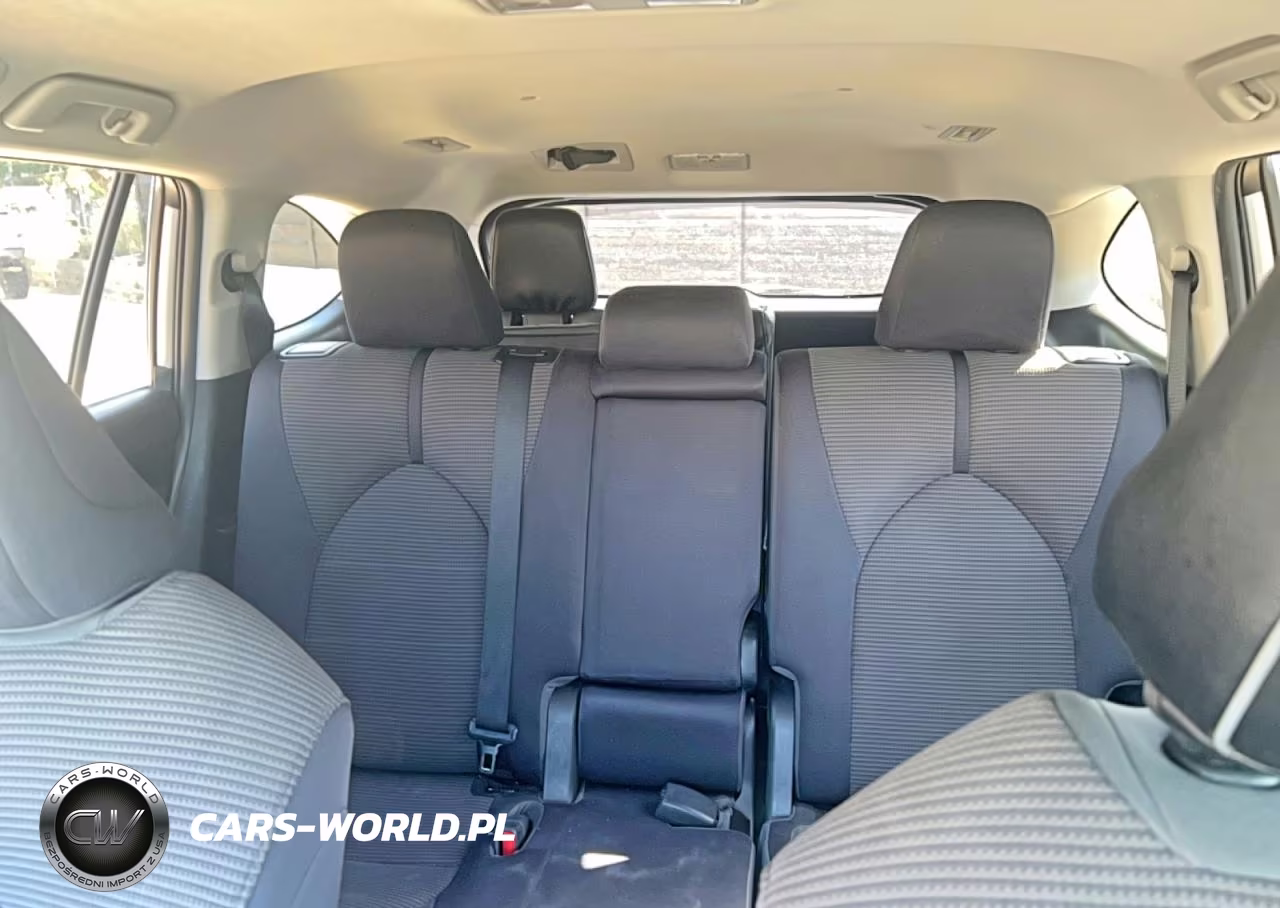 2022 Toyota Highlander Le VIN:5TDZZRAH3NS107358 - 11