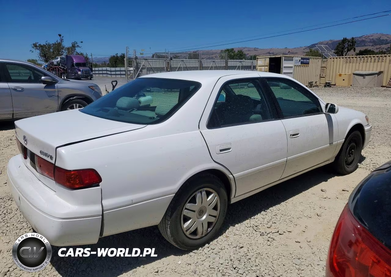 2001 Toyota Camry Le VIN:4T1BG22K51U844698 - 3