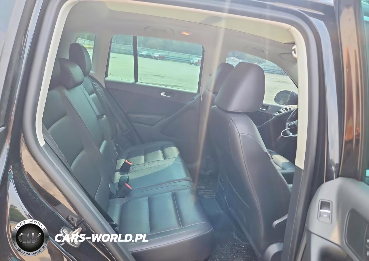 2015 Volkswagen Tiguan S VIN:WVGBV7AX5FW609889 - 11