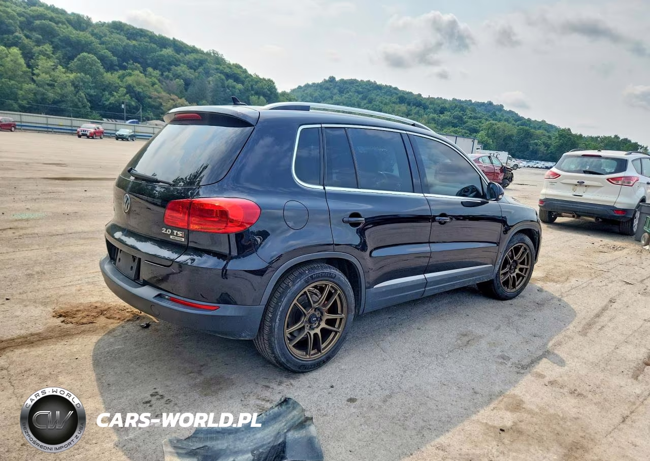 2015 Volkswagen Tiguan S VIN:WVGBV7AX5FW609889 - 3