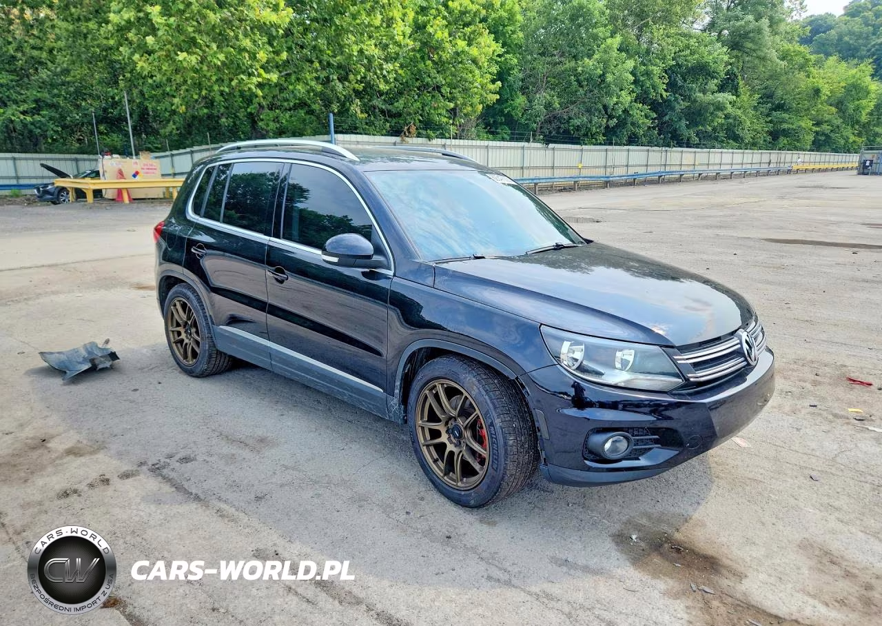 2015 Volkswagen Tiguan S VIN:WVGBV7AX5FW609889 - 4