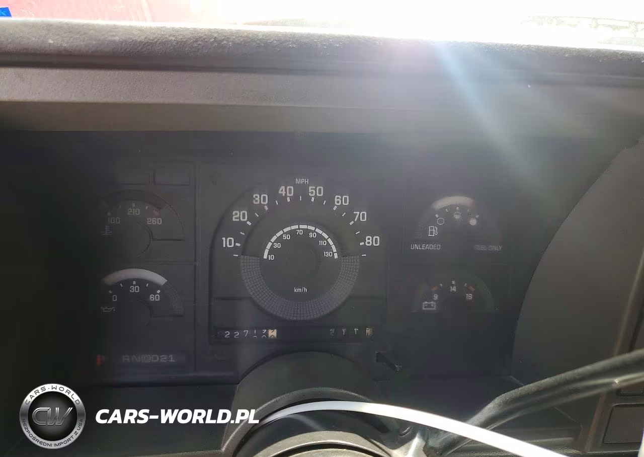 1990 Chevrolet Gmt-400 C1500 VIN:1GCDC14KXLZ121905 - 9