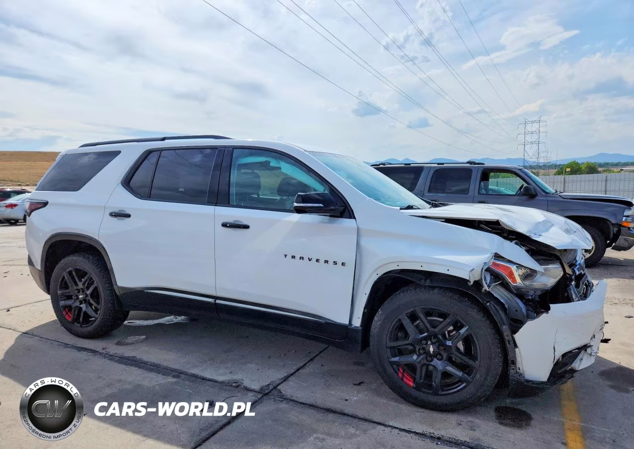 2019 Chevrolet Traverse Premier VIN:1GNEVKKW8KJ282459 - 4