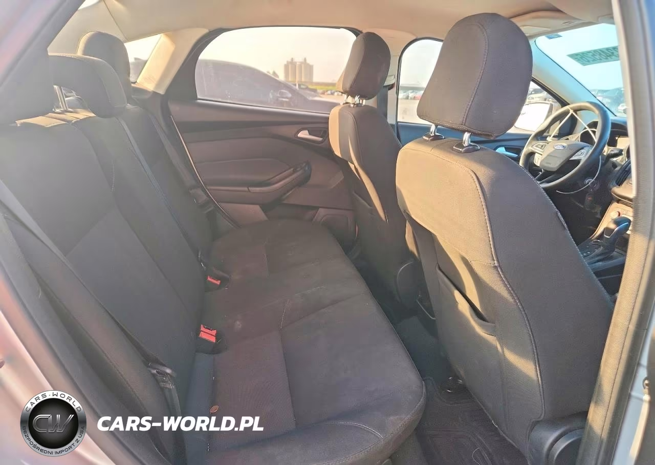 2017 Ford Focus Se VIN:1FADP3FE7HL270747 - 10