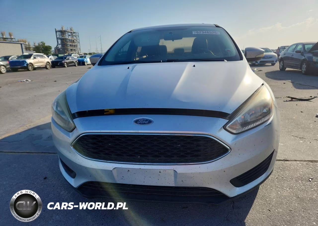 2017 Ford Focus Se VIN:1FADP3FE7HL270747 - 5