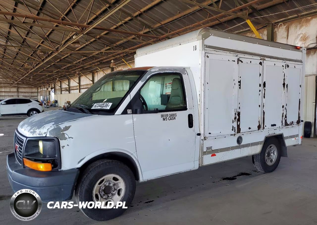 2008 GMC Savana Box Truck