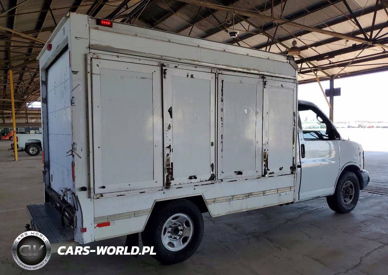 2008 GMC Savana Box Truck VIN:1GDGG31C981911384 - 3