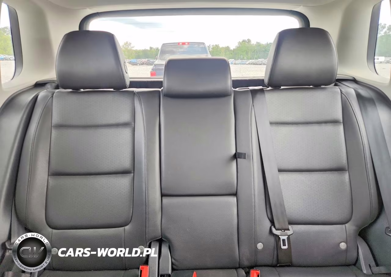 2016 Volkswagen Tiguan S VIN:WVGAV7AX1GW523766 - 10