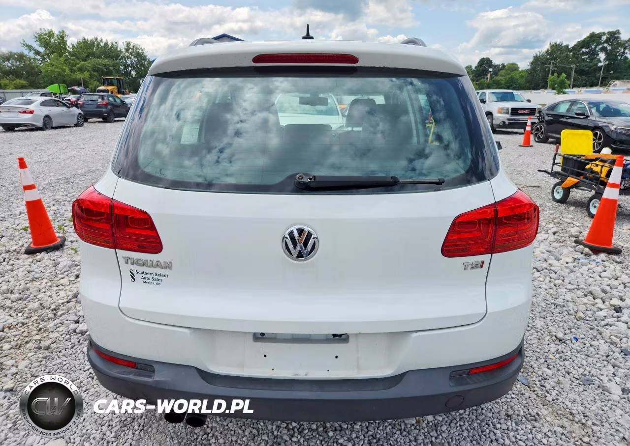 2016 Volkswagen Tiguan S VIN:WVGAV7AX1GW523766 - 6