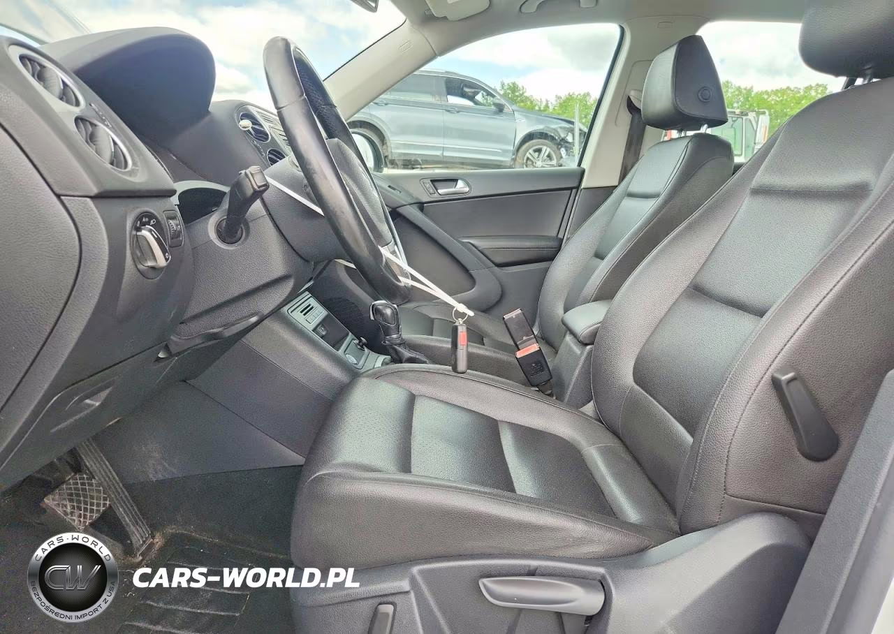 2016 Volkswagen Tiguan S VIN:WVGAV7AX1GW523766 - 7