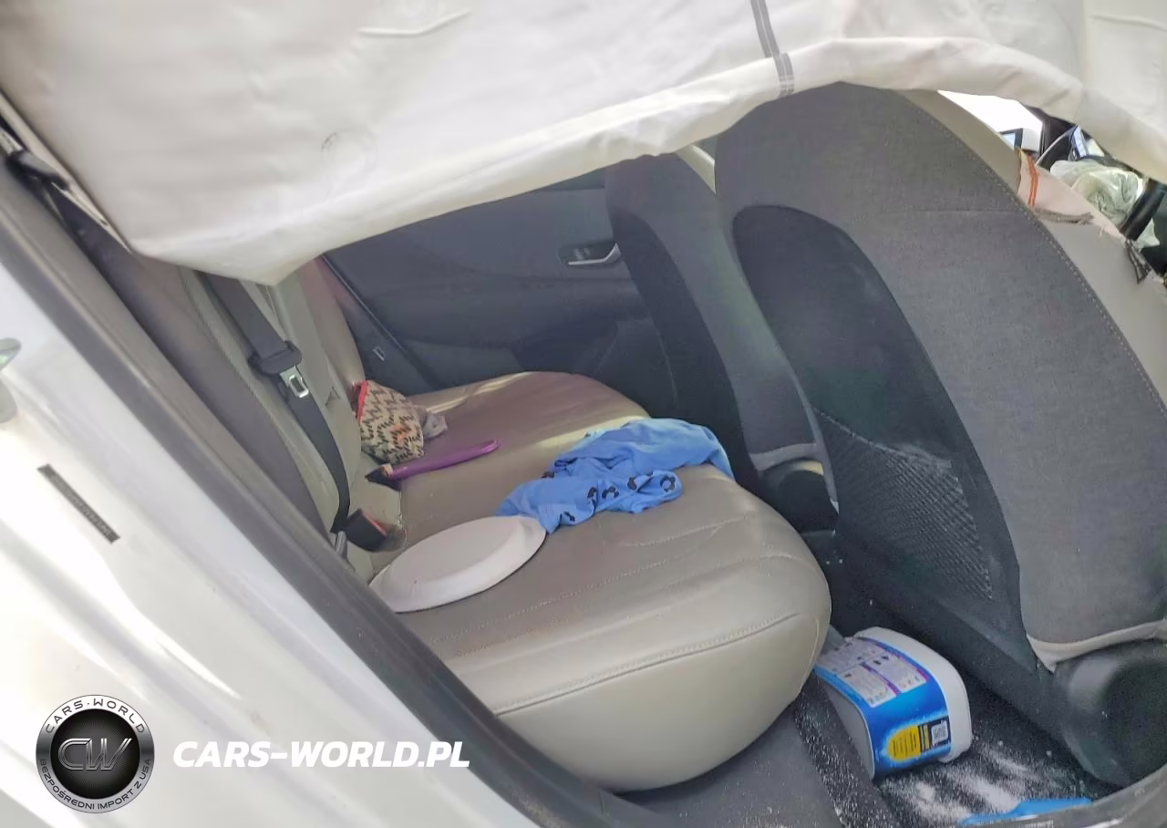 2021 Hyundai Elantra Limited VIN:5NPLP4AGXMH020650 - 10