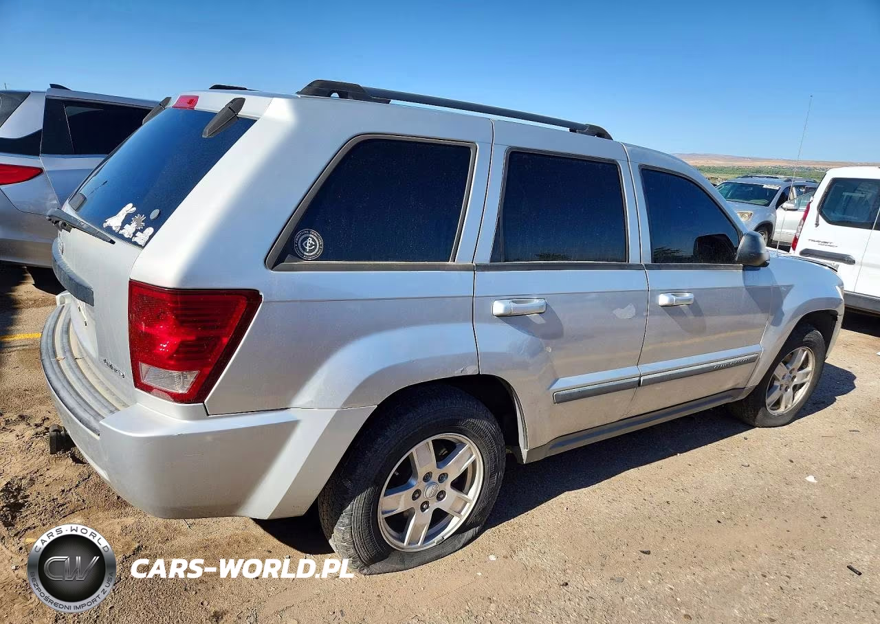 2007 Jeep Grand Cherokee Laredo VIN:1J8HR48N47C588258 - 3