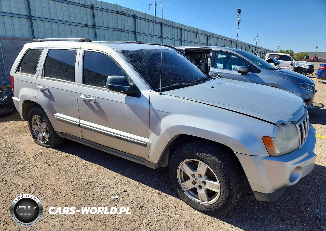 2007 Jeep Grand Cherokee Laredo VIN:1J8HR48N47C588258 - 4