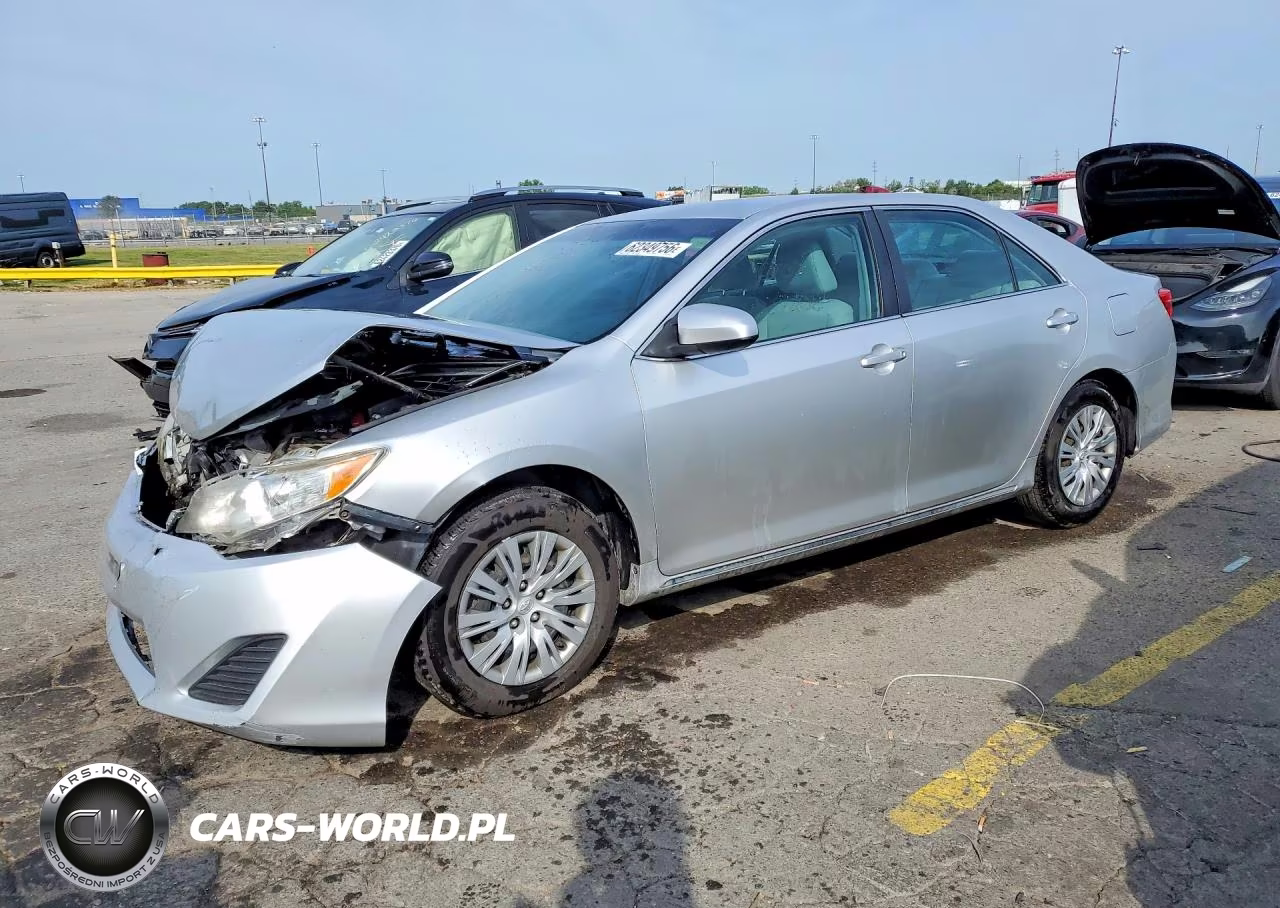 2012 Toyota Camry Le – zdjęcie 1 z 12