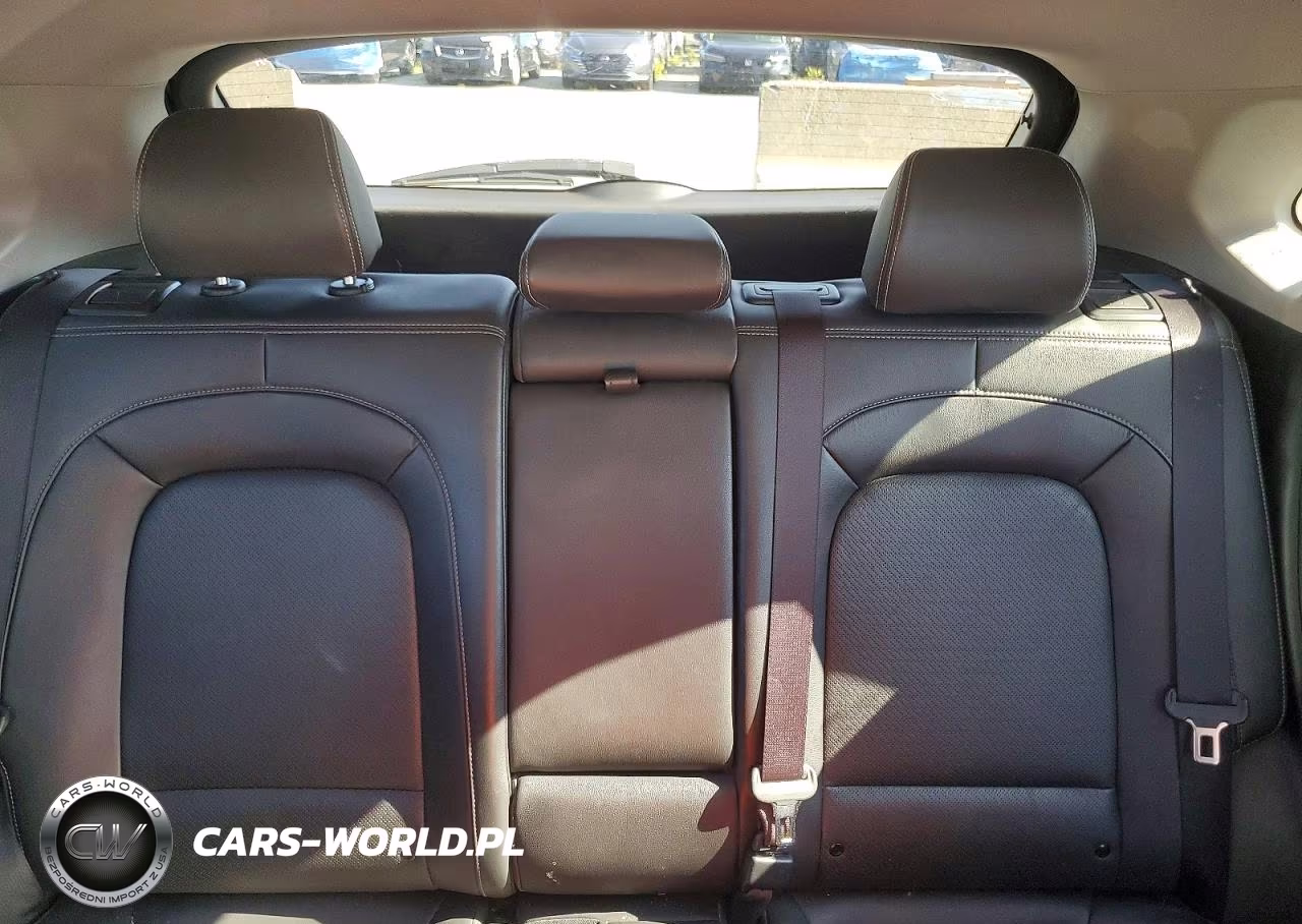 2021 Hyundai Kona Ultimate VIN:KM8K5CA57MU744727 - 10