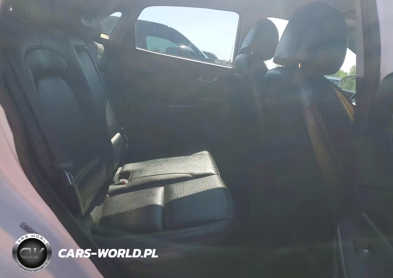 2021 Hyundai Kona Ultimate VIN:KM8K5CA57MU744727 - 11