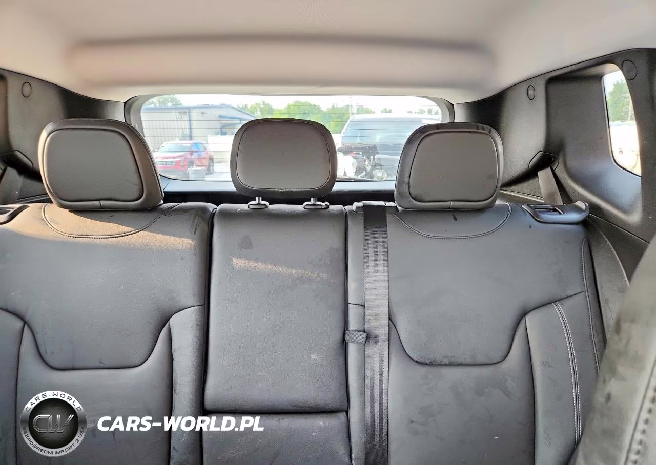 2022 Jeep Renegade Limited VIN:ZACNJDD13NPN51938 - 10