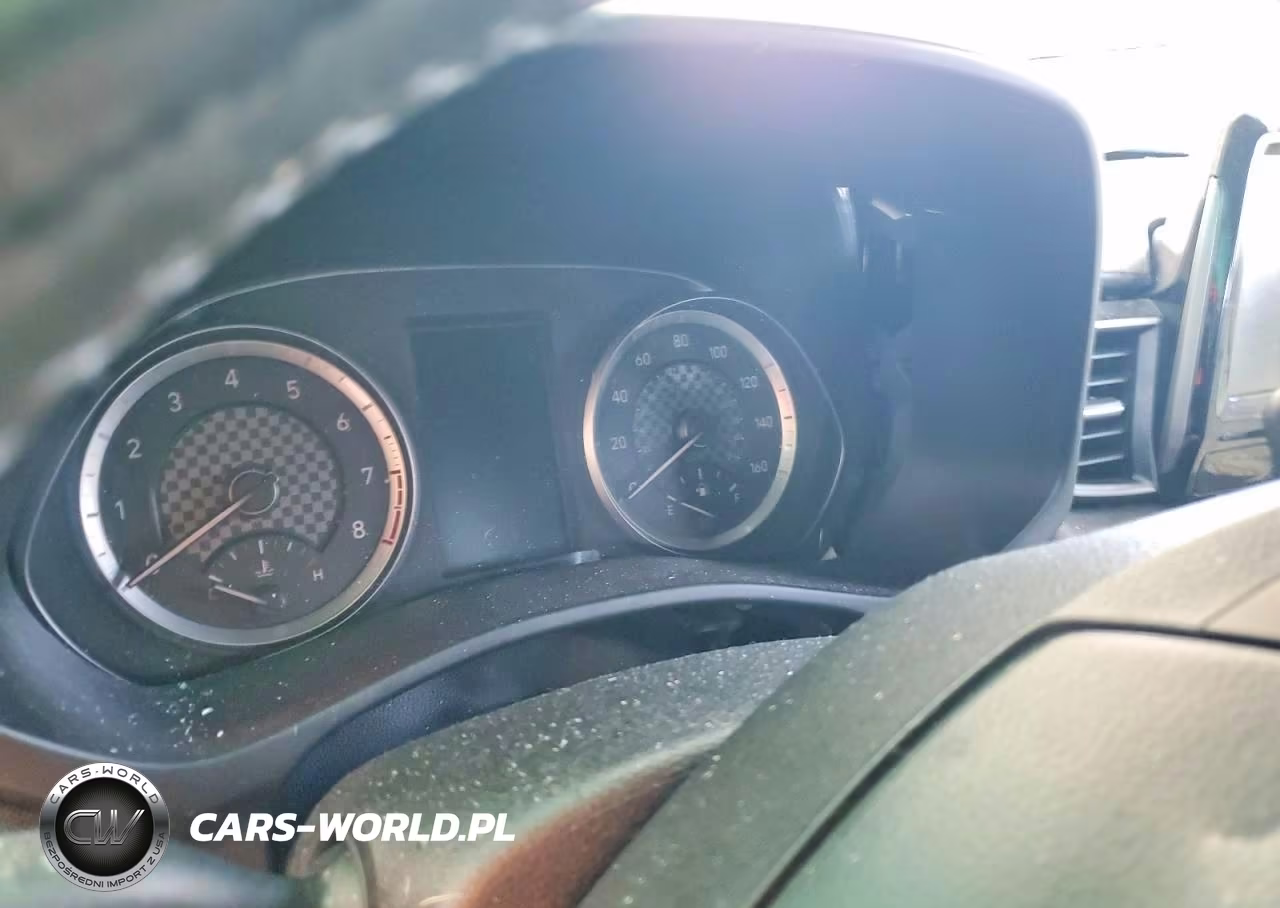 2020 Hyundai Veloster Base VIN:KMHTG6AF1LU029613 - 9