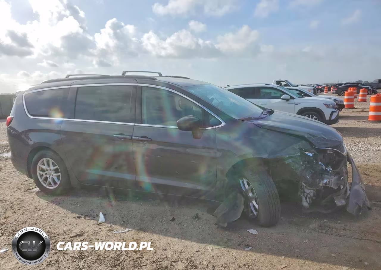 2020 Chrysler Voyager VIN:2C4RC1DG7LR260854 - 4