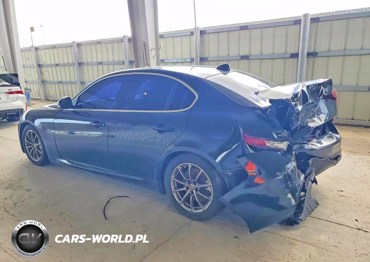 2018 Alfa Romeo Giulia VIN:ZARFAEBN1J7593122 - 2