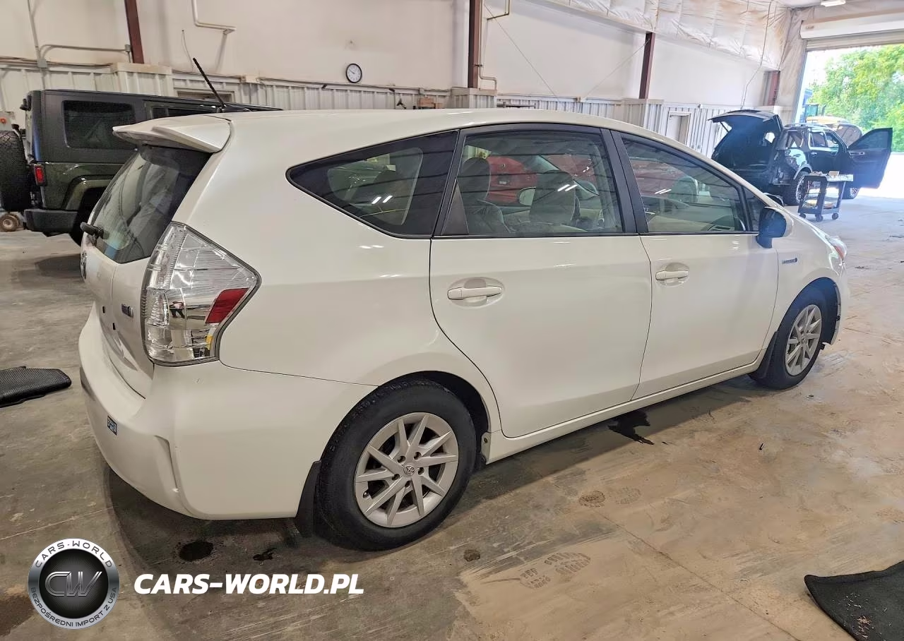 2014 Toyota Prius V Three VIN:JTDZN3EUXE3296141 - 3