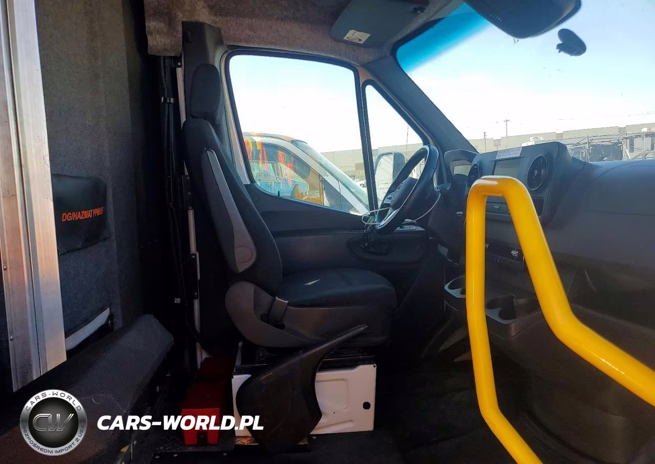 2023 Mercedes-Benz Sprinter 4500 VIN:W1X9K2312PN227527 - 11